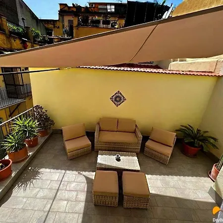 Alojamento de Acomodação e Pequeno-almoço Daybreak Nápoles